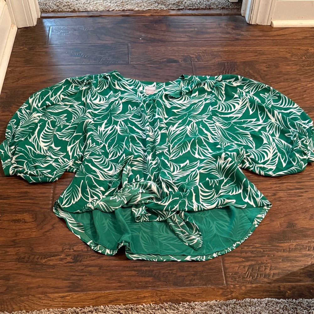 Chico's Green and White Leaf Print Blouse